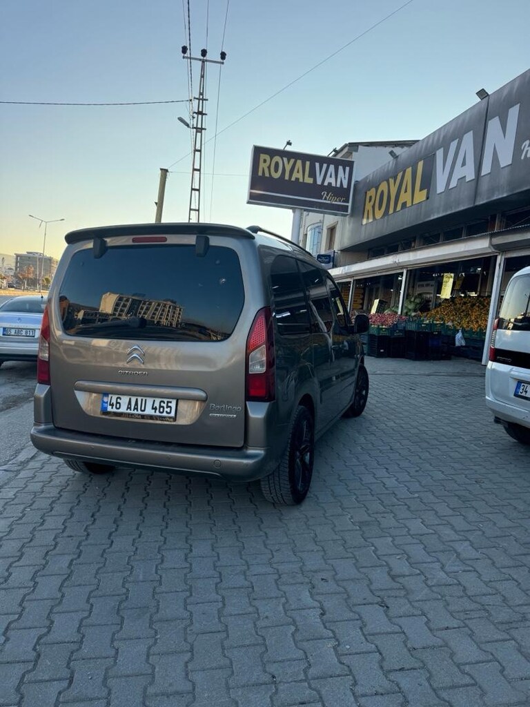 2017 berlingo 1.6 HD multispace çok temiz tavan boyalı memeurdan - 3