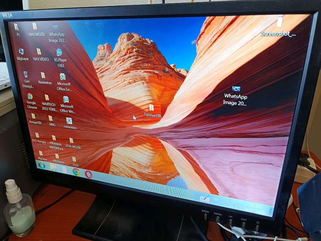 Datron Monitör 19" VGA kablolu Hatasız - 11