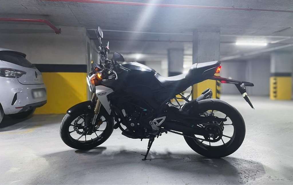 6000 KM CB250R - 4