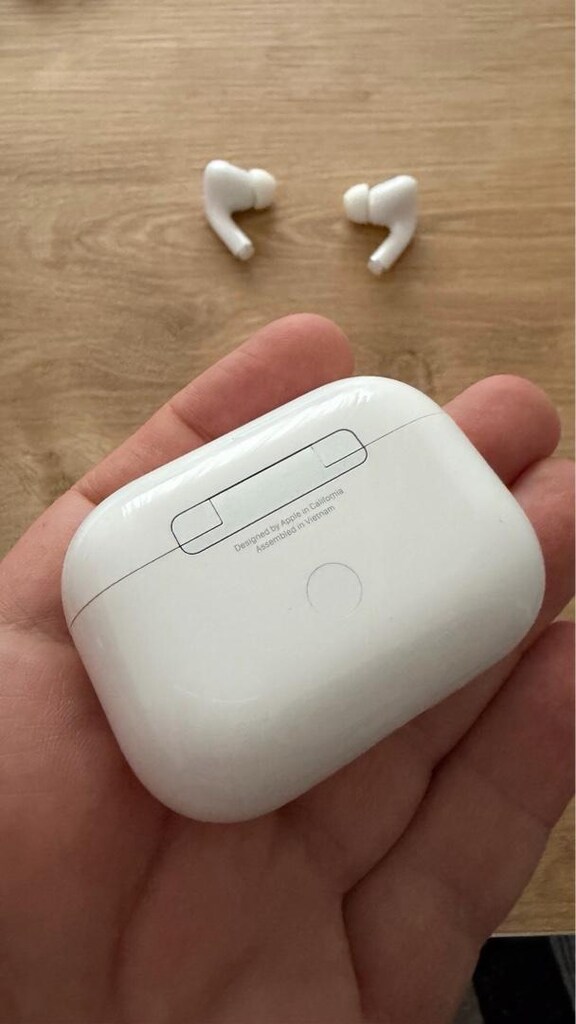 Temiz durumda Apple AirPods Pro 2 - 6