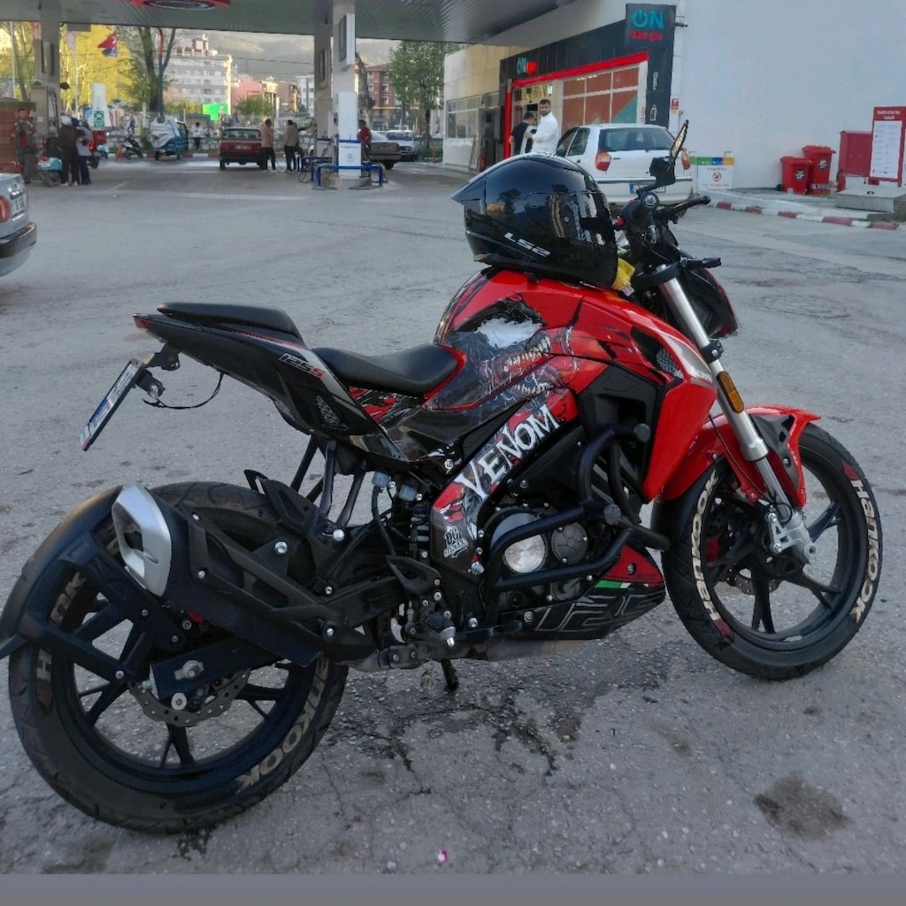 Benelli 125S 8500km 2024 model ekstralı