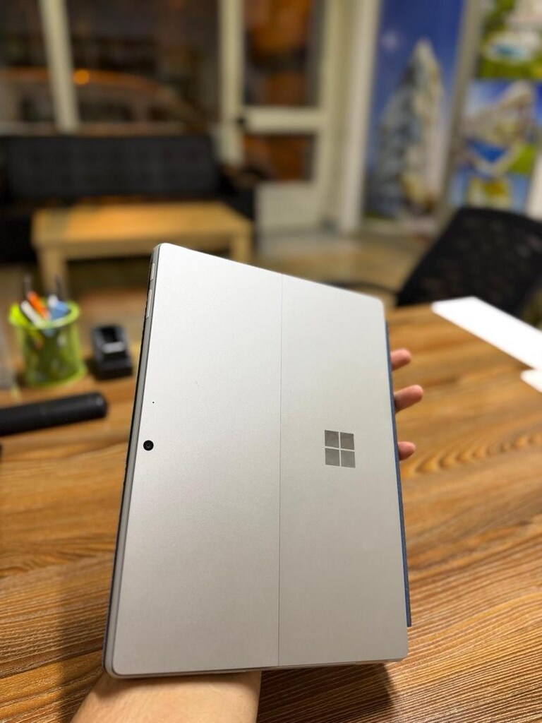 Surface Pro 10 for Business – Core Ultra 5 | 16GB RAM | 256GB SSD - 3