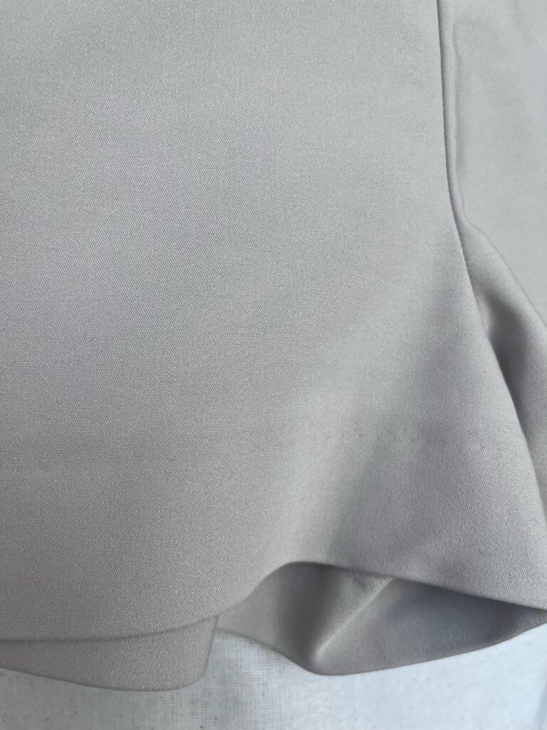 Kısa Bej saten şort - 6