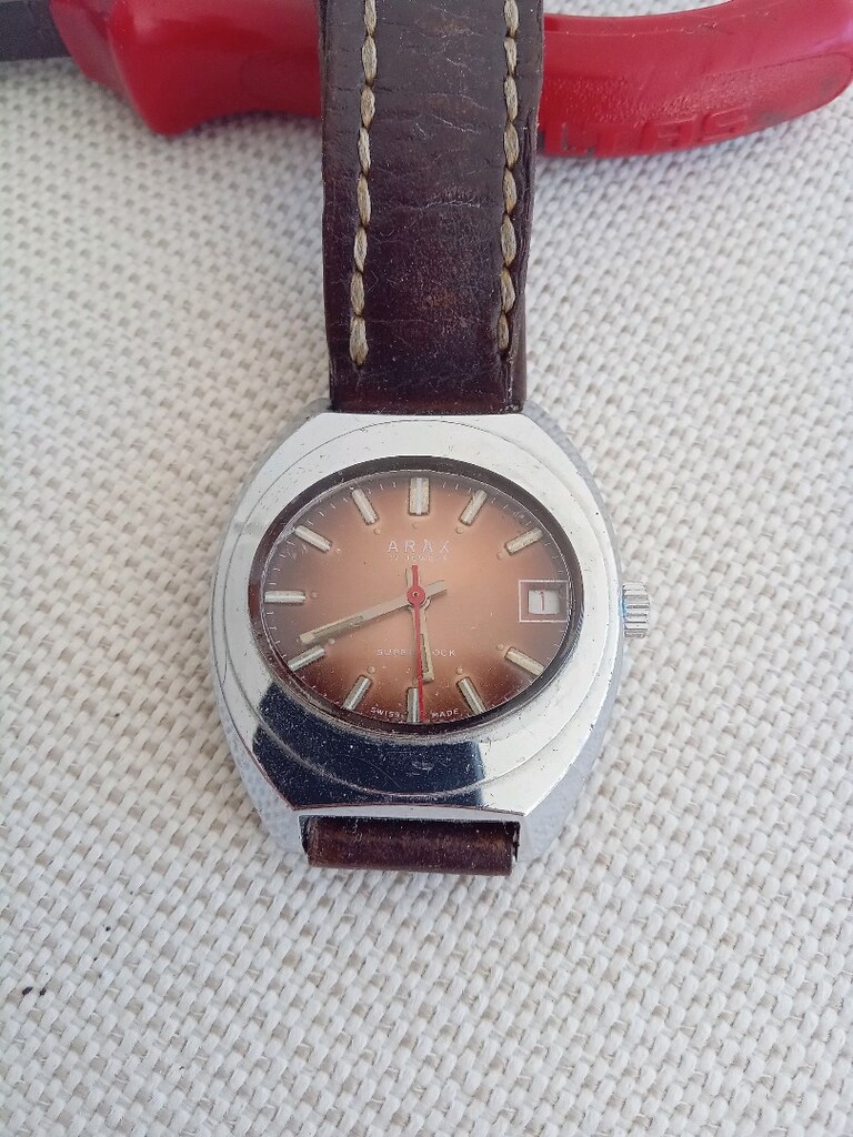 1977 imalı ARAX KURMALI ERKEK KOL SAATİ - 2