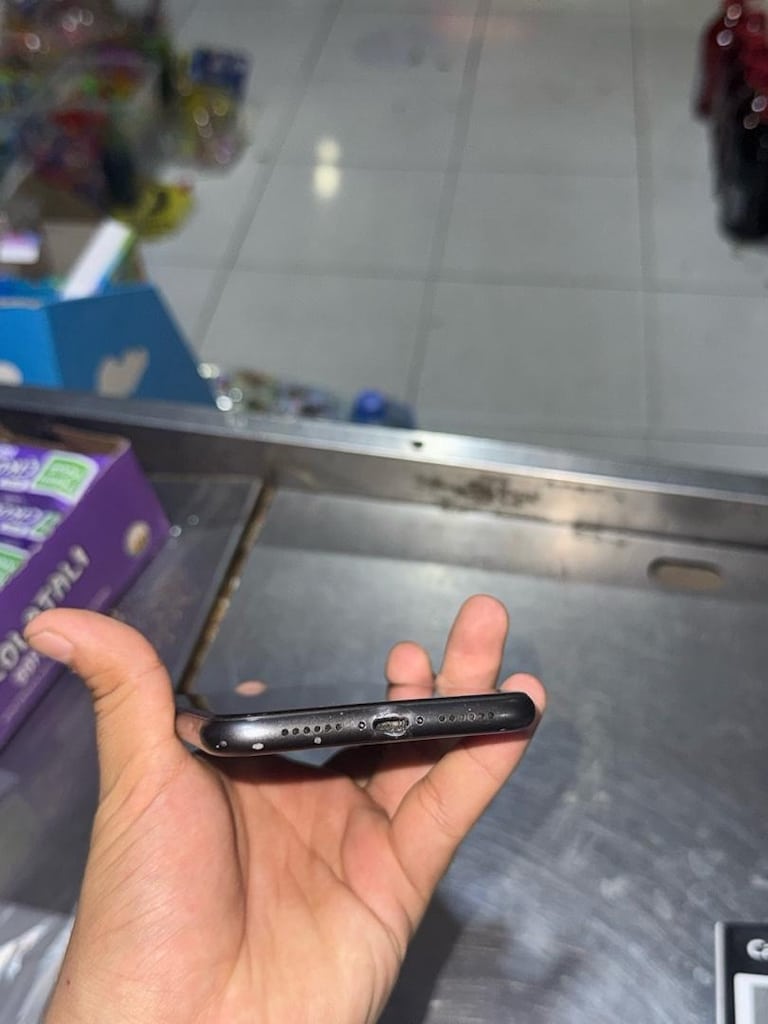 iPhone 11 64gb - 2