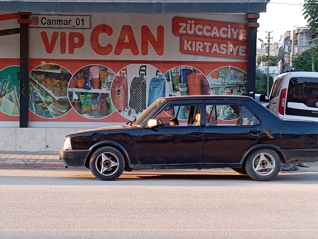 Siyah Tofaş sedan 1993 model - 7
