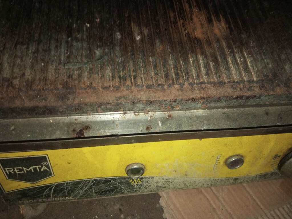 remta marka sanayi tipi büyük tost makinesi çalışıyor kontrol et öyle - 3