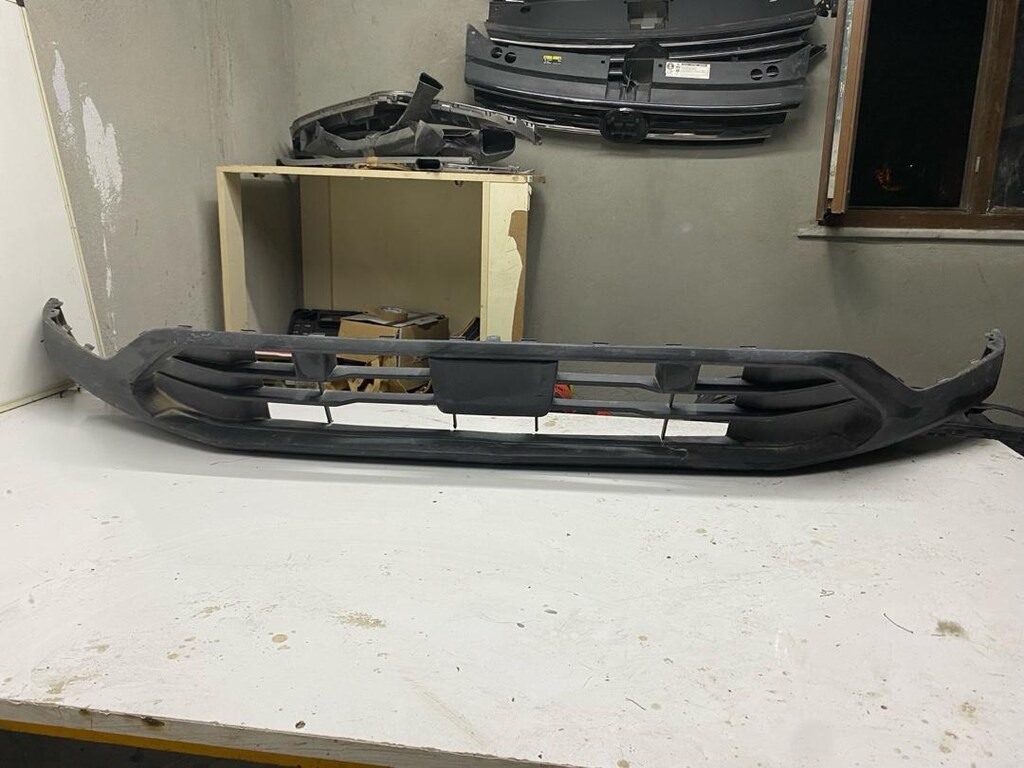 Ford Courier ön tampon alt parcası - 2