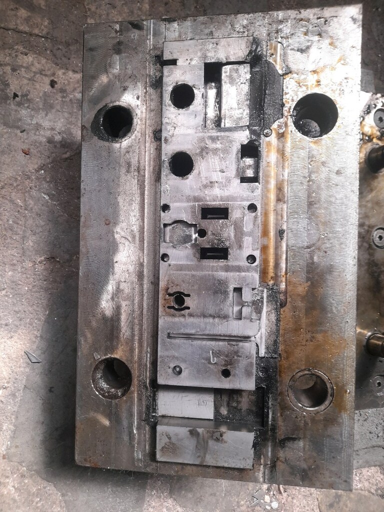 dolap askı L metal kalıp pulu içinde iki parça aynı anda çıkan - 2