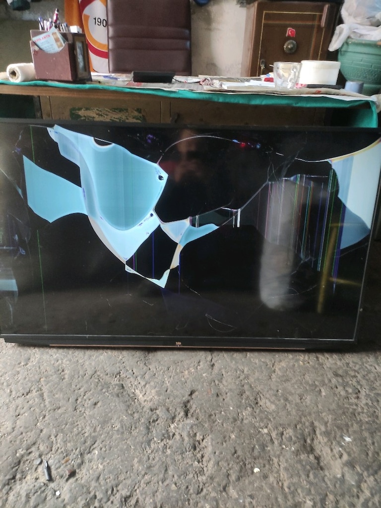 BEKO 50 İNÇ SMART LED TV EKRANI KIRIK!!!! - 8