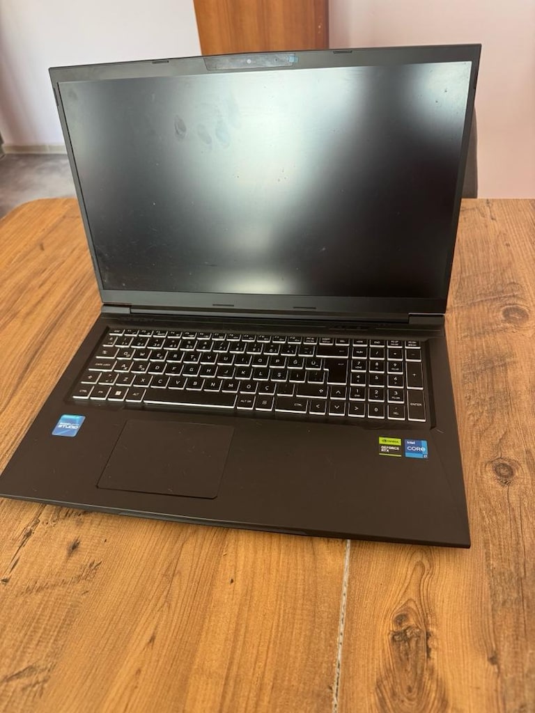 Monster Tulpar T7 V20.7.2 Uygun Fiyatlı Oyuncu Laptop!! - 3