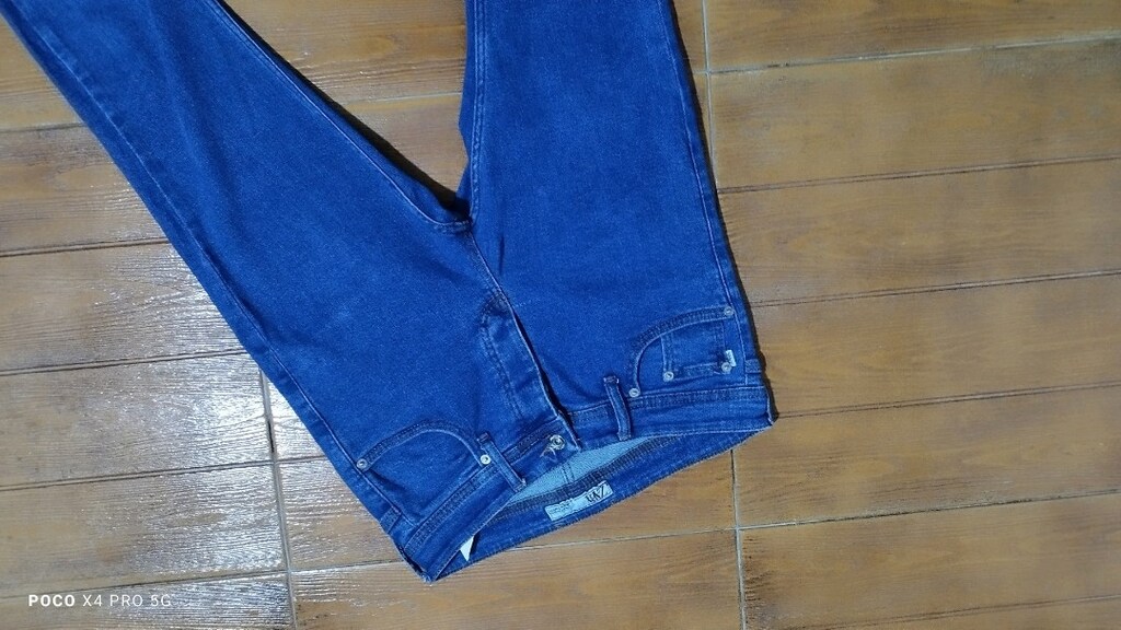 #Zara likralı jeans kot pantolon.Eni çekilince 43 Boyu 97 Paça 12