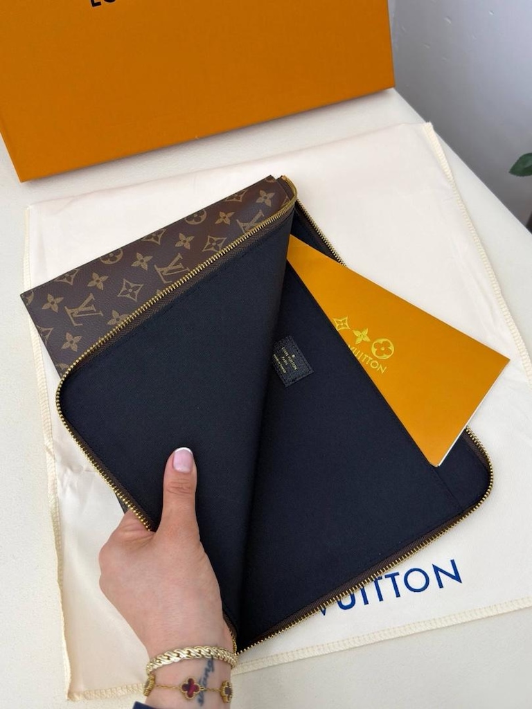 LOUİS VUITTON CLUTCH - 4