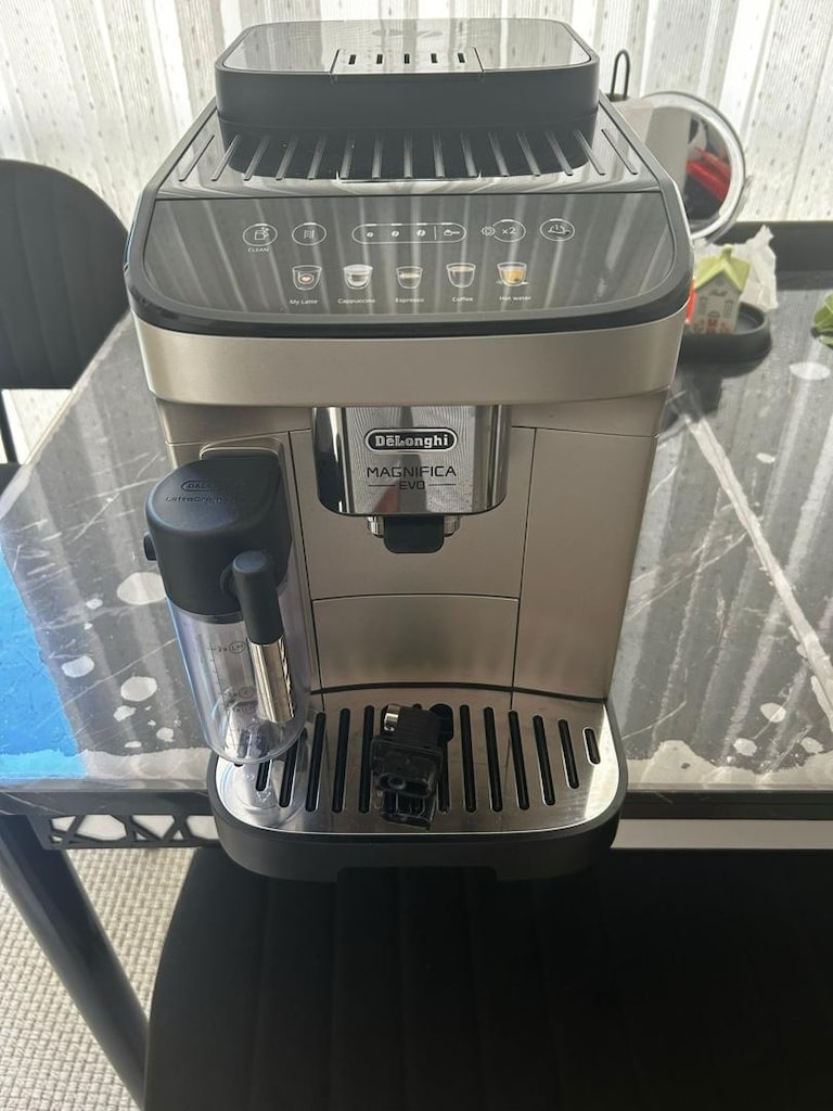 DELONGHİ kahve makinesi