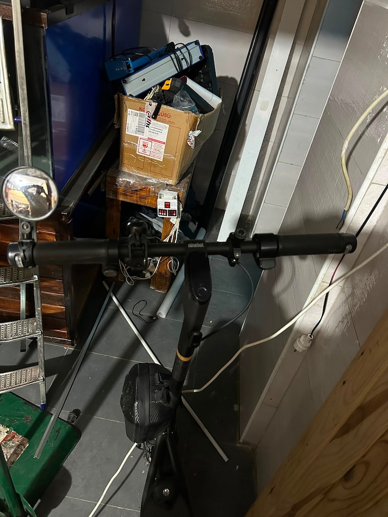 SEGWAY F40E 350 W 30 km Menzil Elektrikli Scooter Siyah - 3