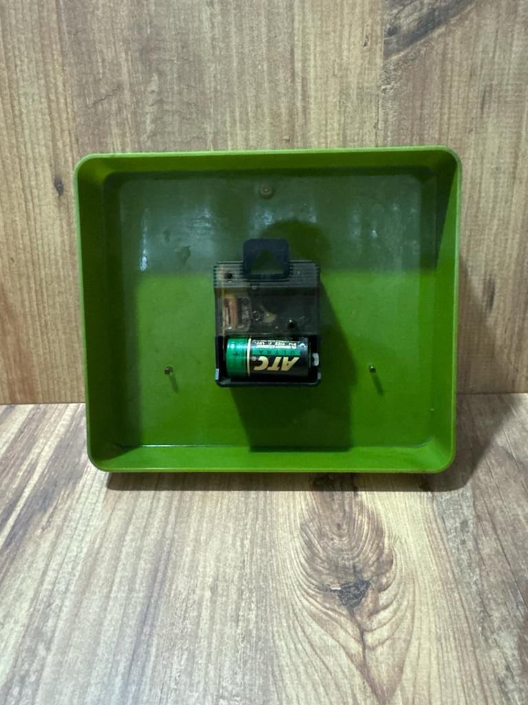 Vintage / Retro Yeşil Kare Masa Saati (Quartz Mekanizma) - 10