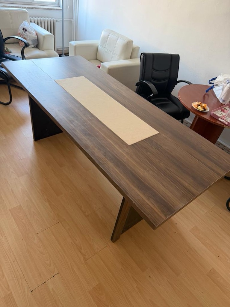 Ahşap Desenli Toplantı Masası - 3