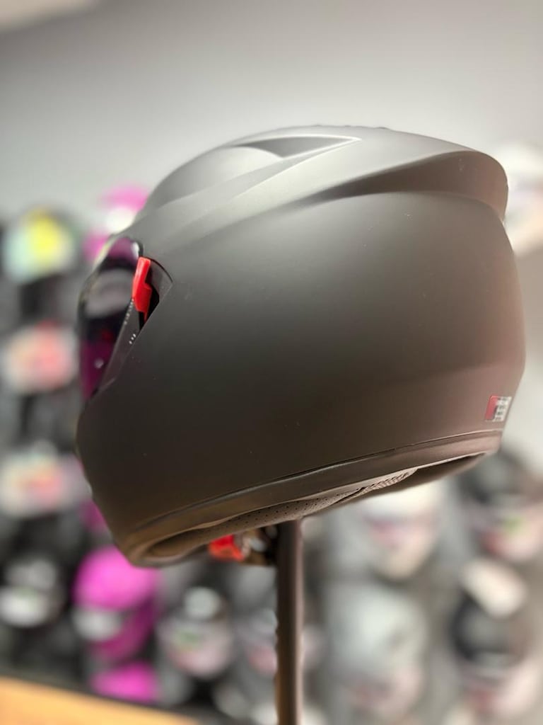 mat siyah kask - 7