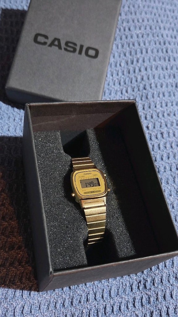 Casio gold kadın saati - 2