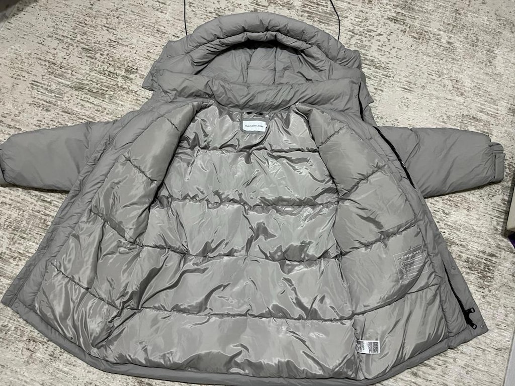 Calvin Klein Jeans oversized puffer jacket in light grey - 3