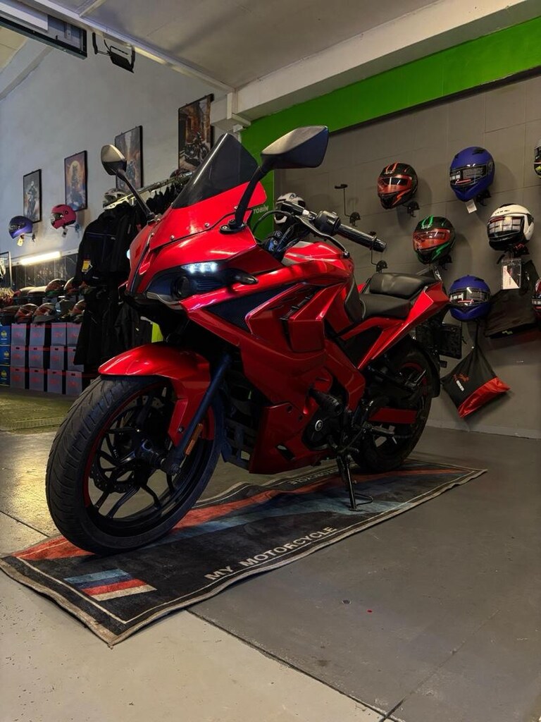 Bajaj pulsar rs200 2023 model hatasız kayıtsız - 2
