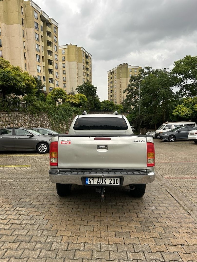 Toyota Hilux 2.5 D4-D 4x4 - 5