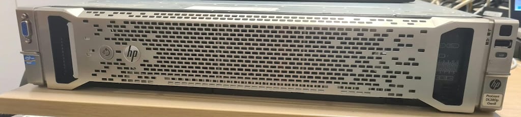 HP ProLiant DL380 G8 2X E5-2680 256 GB RAM 550 GB SAS 10GB SFP