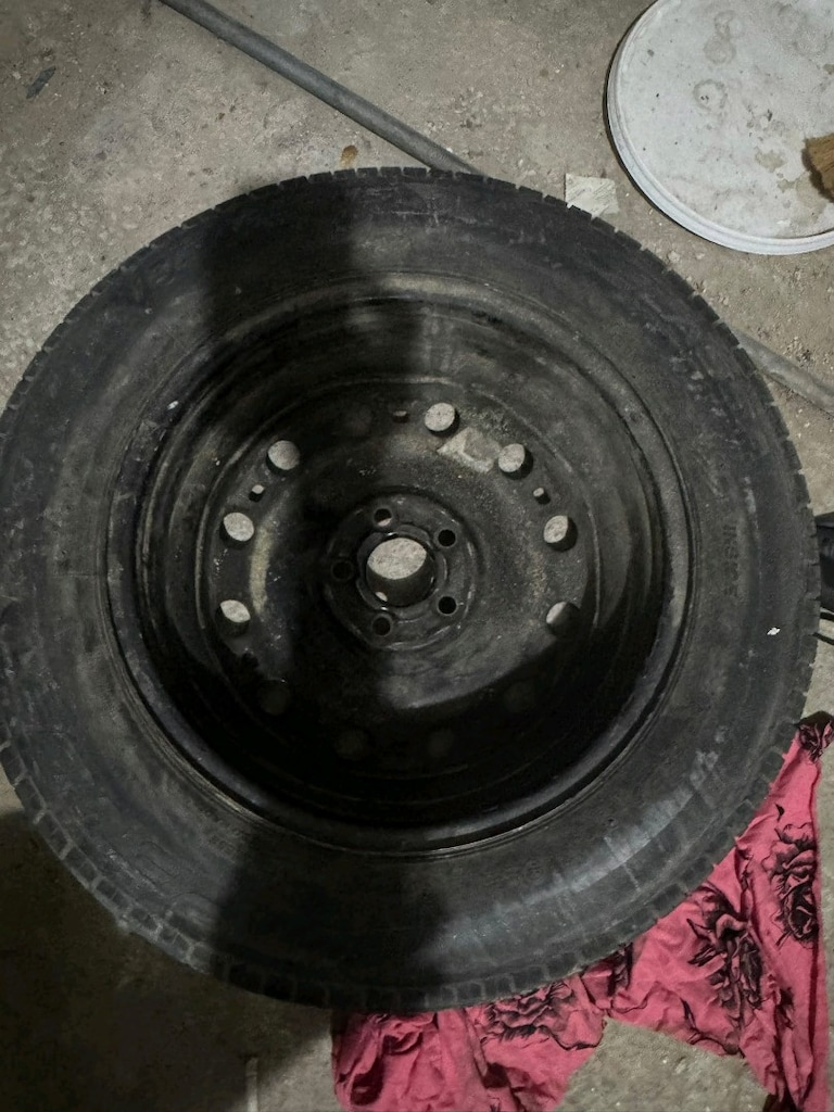 14 jant lastik ve 15 jant lastik 15 jant numara olarak 2 jant lastik a - 2