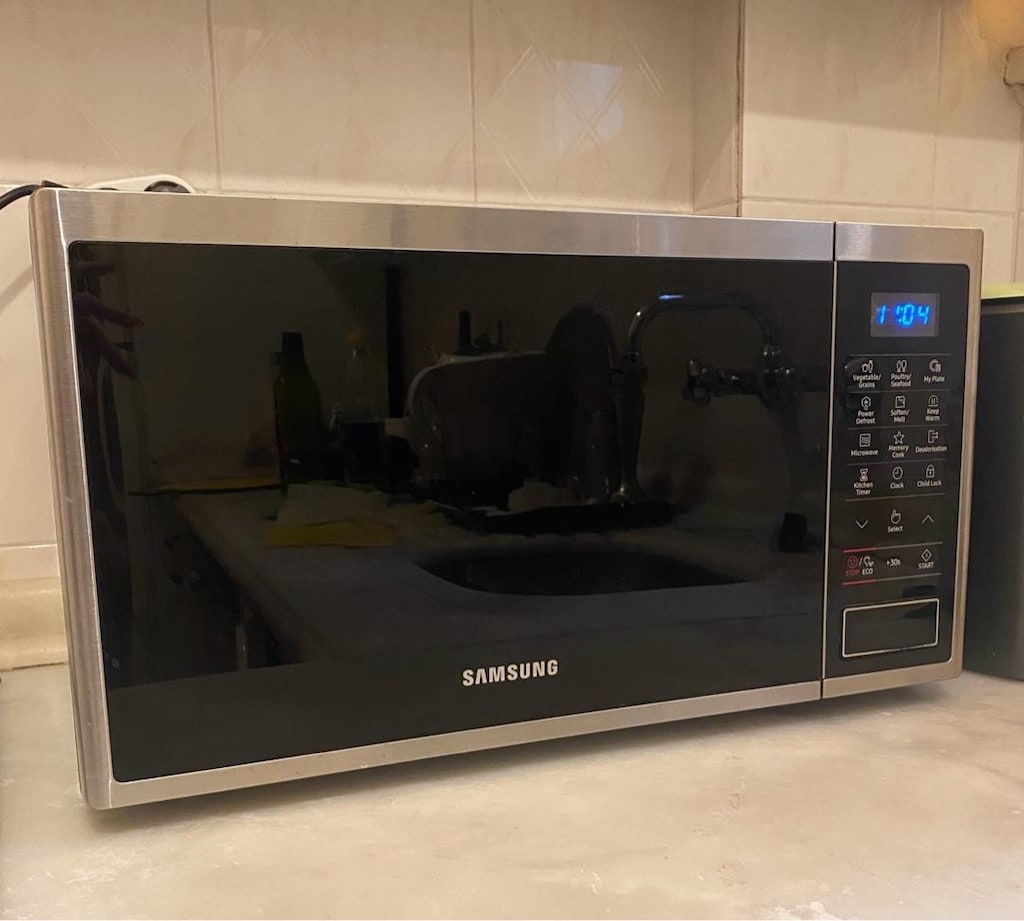 Samsung MS23J5133AT 23L Dijital Mikrodalga Fırın, Çok iyi durumda