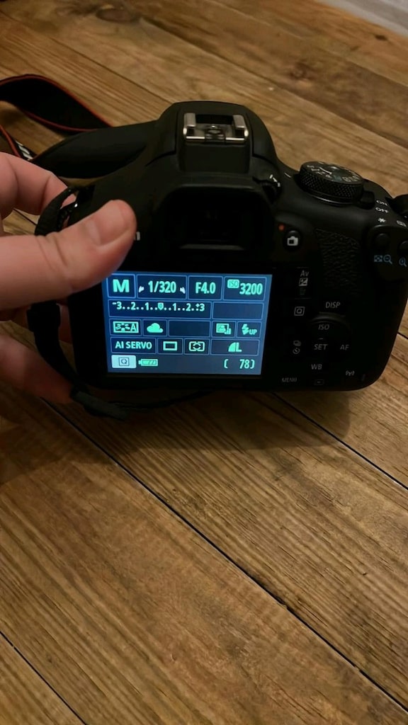 Canon eos 2000d 18 - 55 mm lens kit - 9