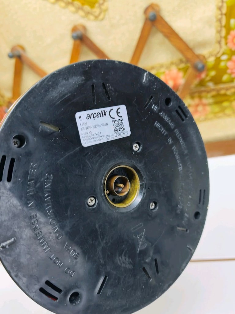 Arçelik Lal 8025 Çay Makinesi Su Haznesi satılık. alt tablası ve demli - 8