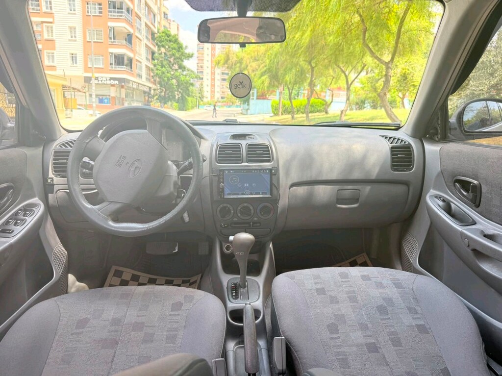 2004 model Hyundai Accent admire 2007 çıkışlı Otomatik Vites 1.3 benzi - 6