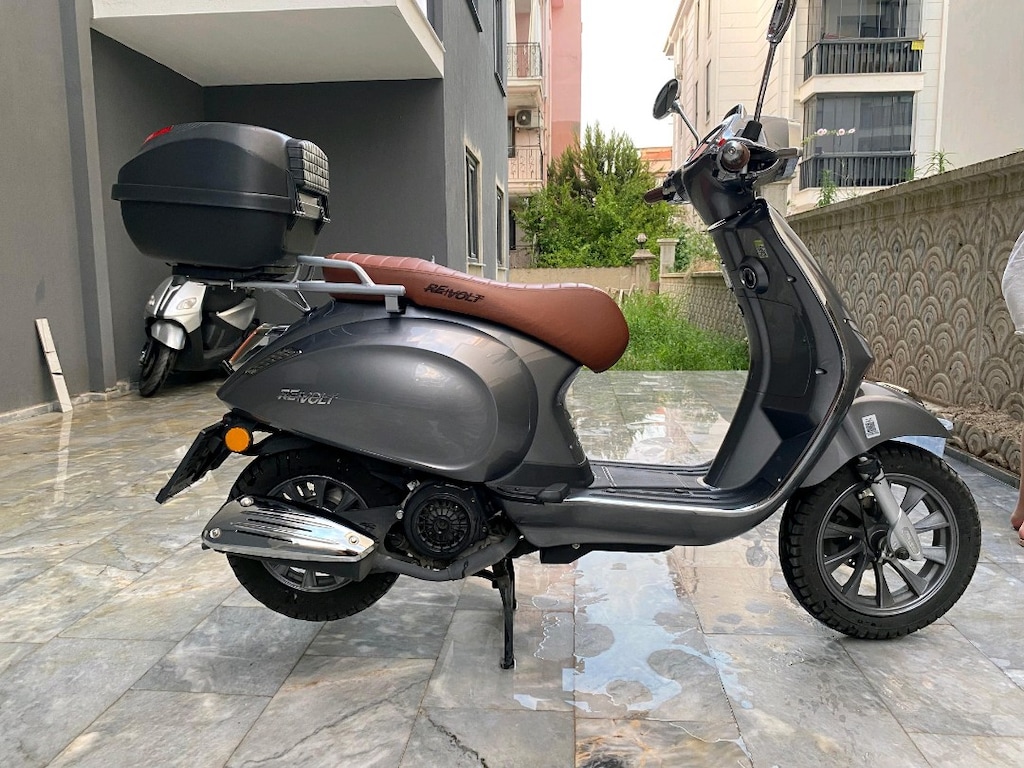 revolt rs6 Ruhsatta 125 cc scooter - 2