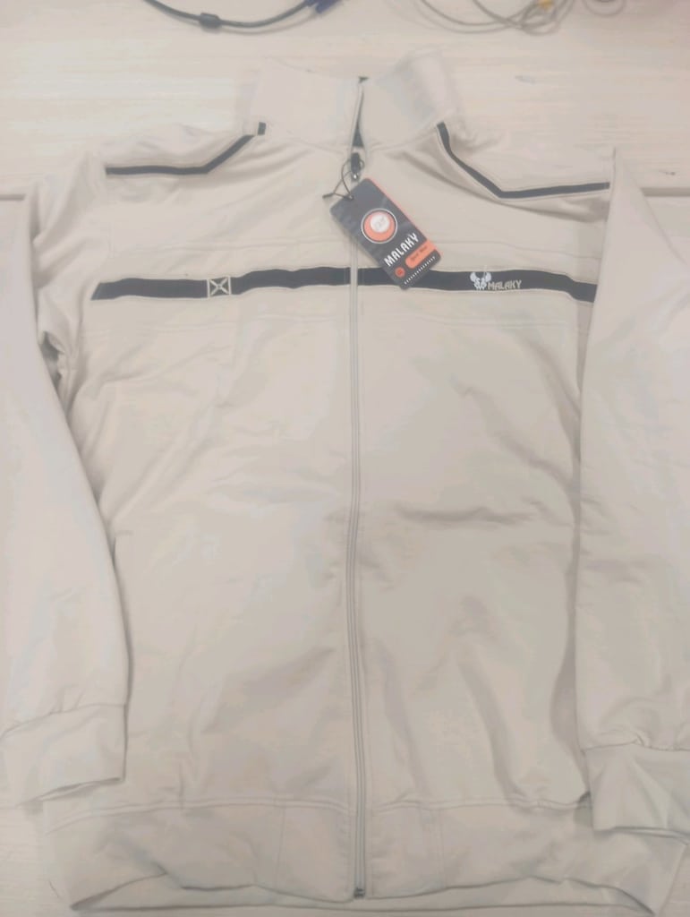 Yeni Sıfır Etiketi Üzerinde Erkek EŞOFMAN TAKIMI 4XL - 3