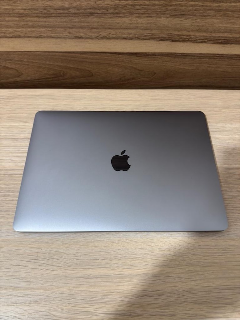 MacBook Air / M1 / 13 inç / 8 GB Ram / 256 GB Ssd - 6