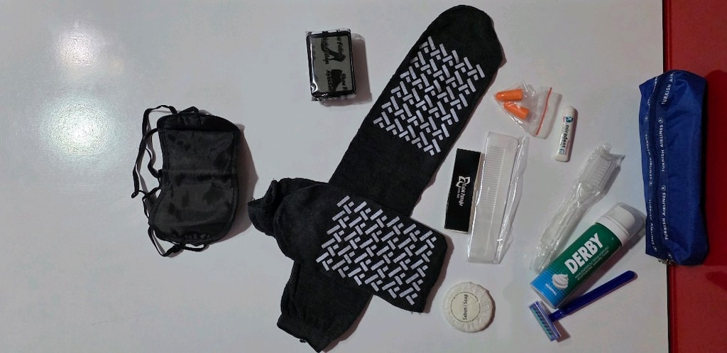 Çantalı 12 parça seyahat seti. SIFIR. Sayfamda farklı modelleri de var - 14