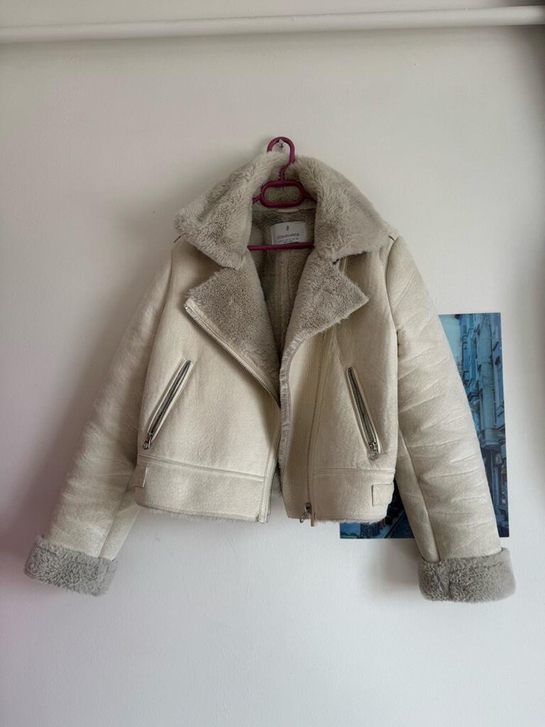 Stradivarius taş rengi kürklü kısa biker ceket - 2