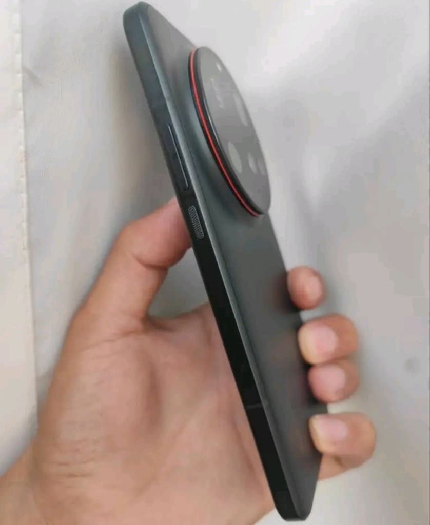 ÖMÜRLÜK SERVER KAYITLI KUTULU ŞARJLI XİAOMİ 15 ULTRA 512GB HAFIZA - 6