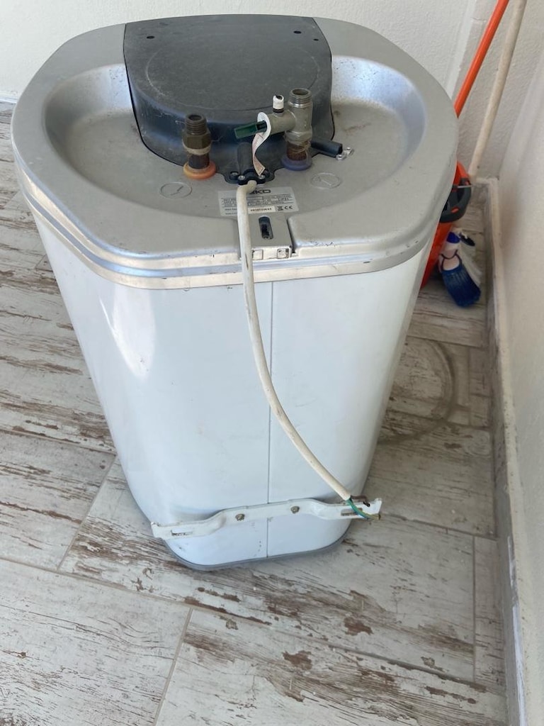 Beko 65 lt termosifon temiz çalışır durumda dıgıtal ekran - 2