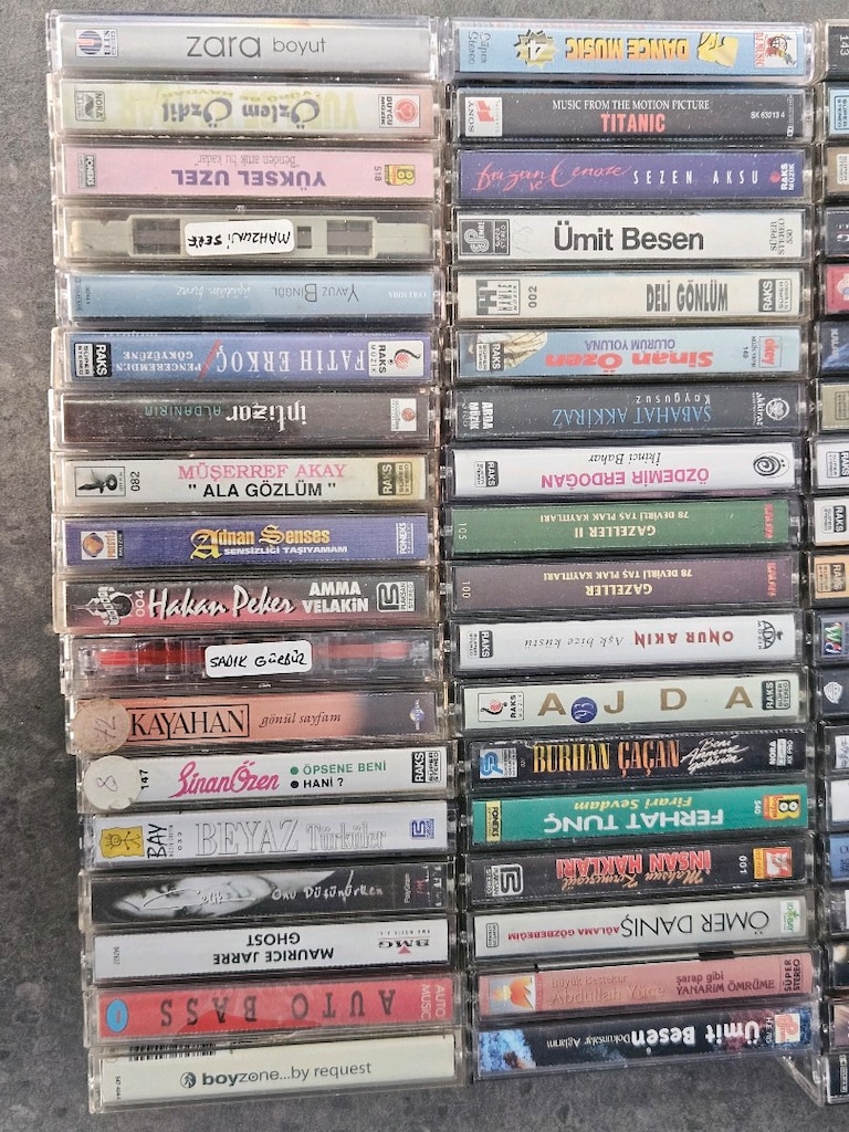 çeşitli sanatçılara ait müzik kaset albüm - 8