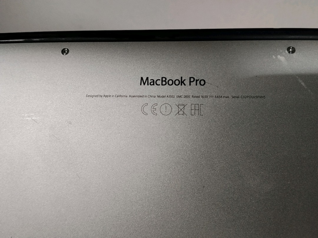 Apple MacBook pro a 15 02 - 5