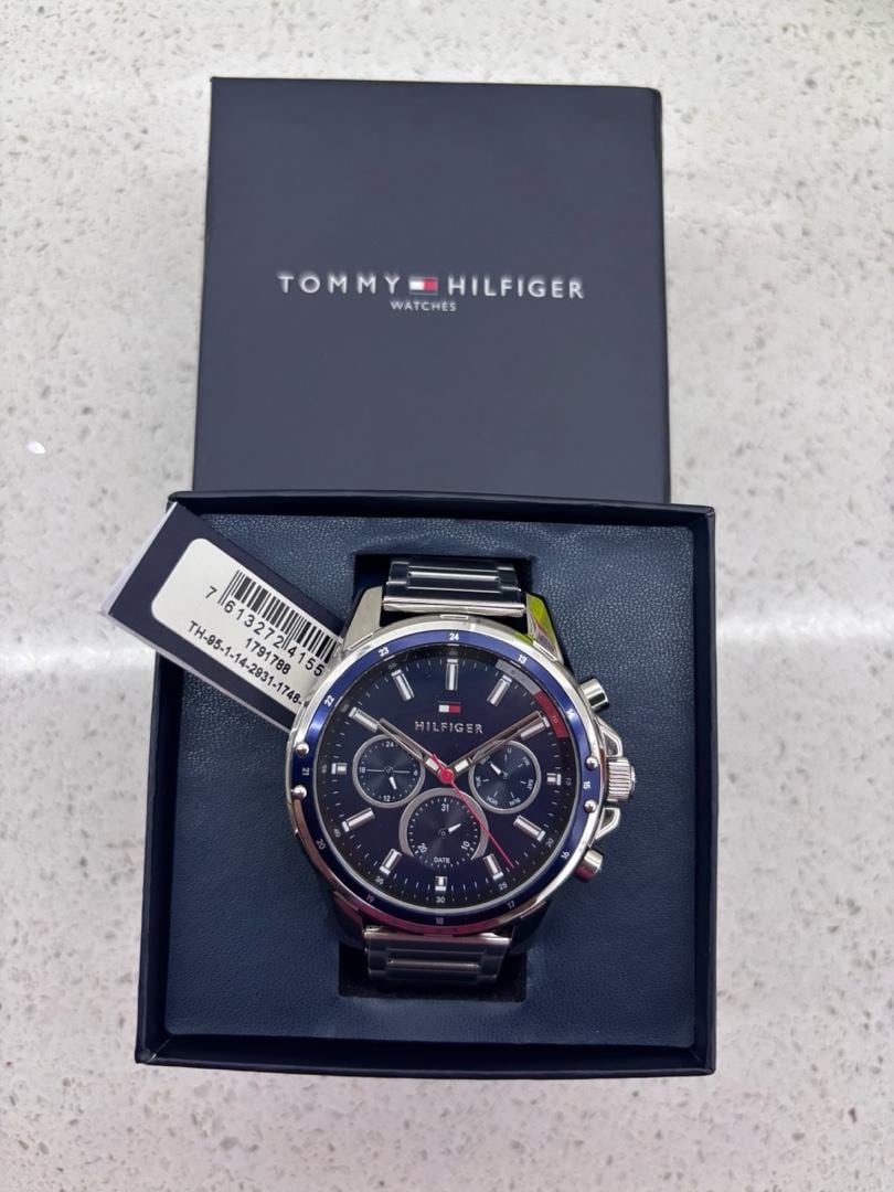 tommy hilfiger saat - 2