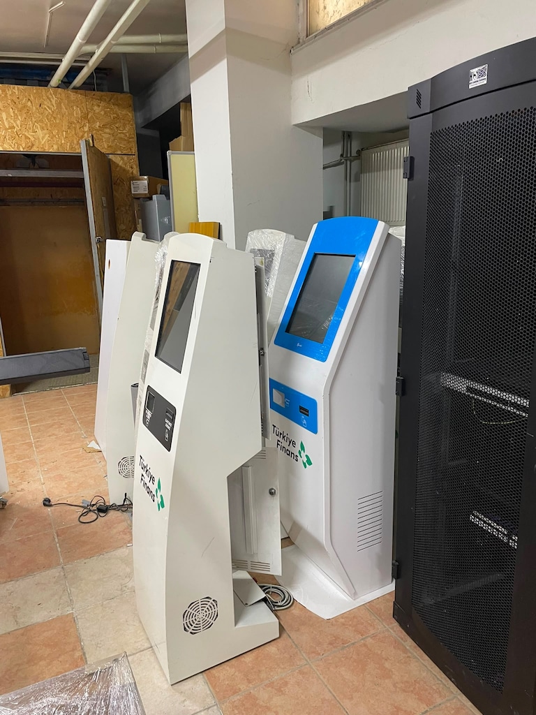 KLAS OFİS ÜSKÜDAR BANKADAN ÇIKMA EKRANLI SIRAMATİK SİSTEMİ - 3