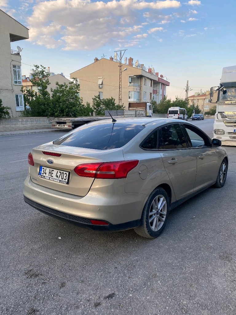 Ford focus - 3