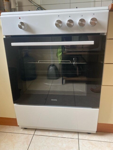 Temiz durumda Vestel Beyaz solo fırın / 4 gözlü gazlı ocak