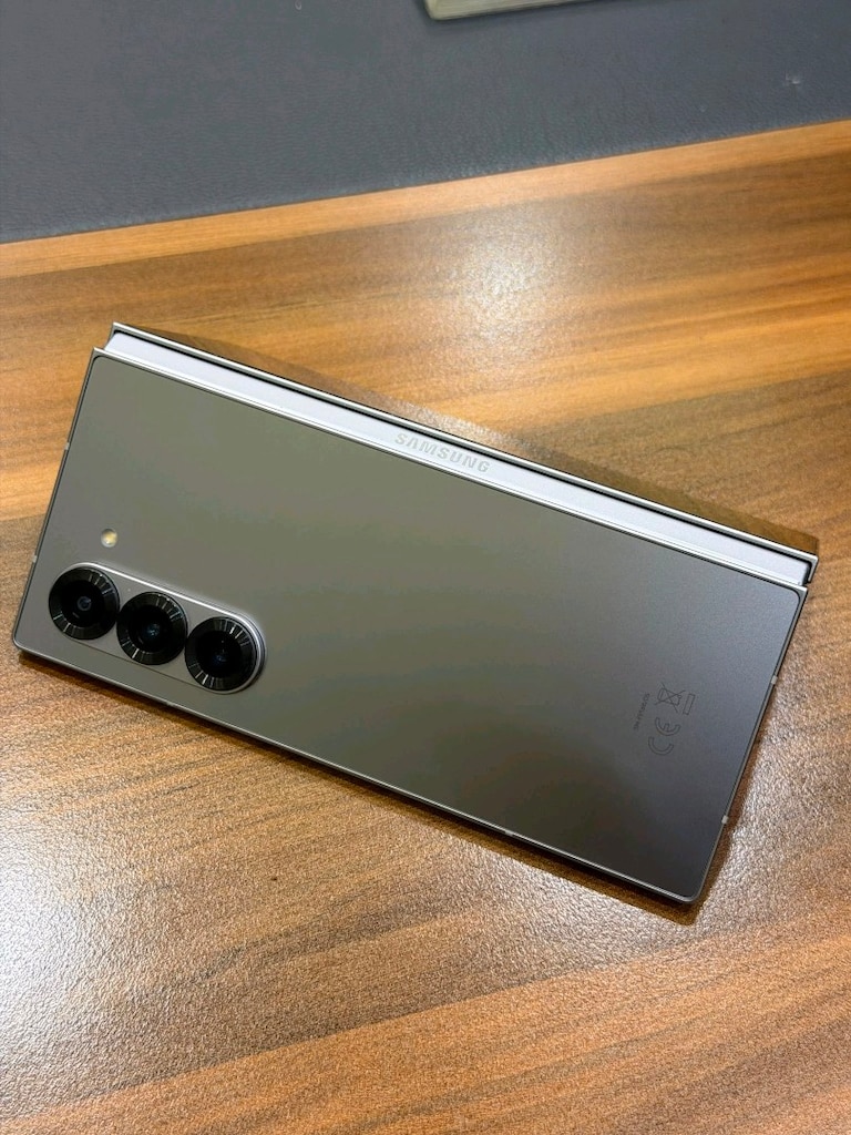 Samsung Galaksi Fold 6 512 gb tertemiz - 3