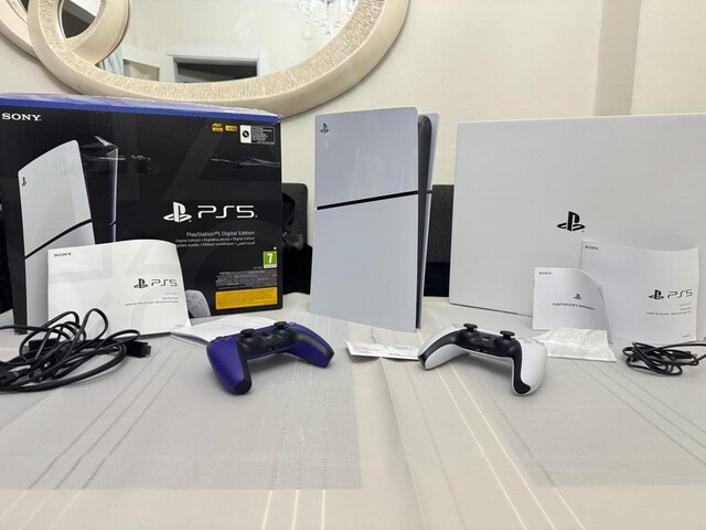 PS5 Slim Digital Edition 825gb