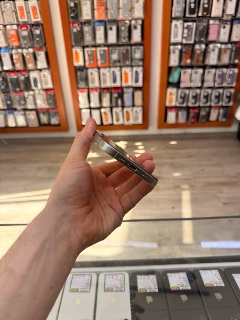 iPhone 16 Pro Max Silver 256GB YD - 5