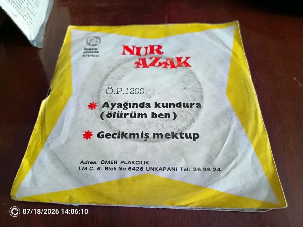 Nur Azak Ayağında kundura ( Funk Psyhedelic versiyon ) - 2