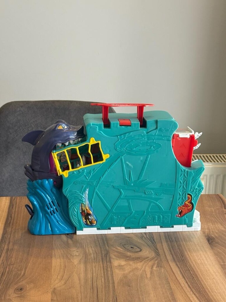 Hot Wheels Köpek Balığı Çanta - 12